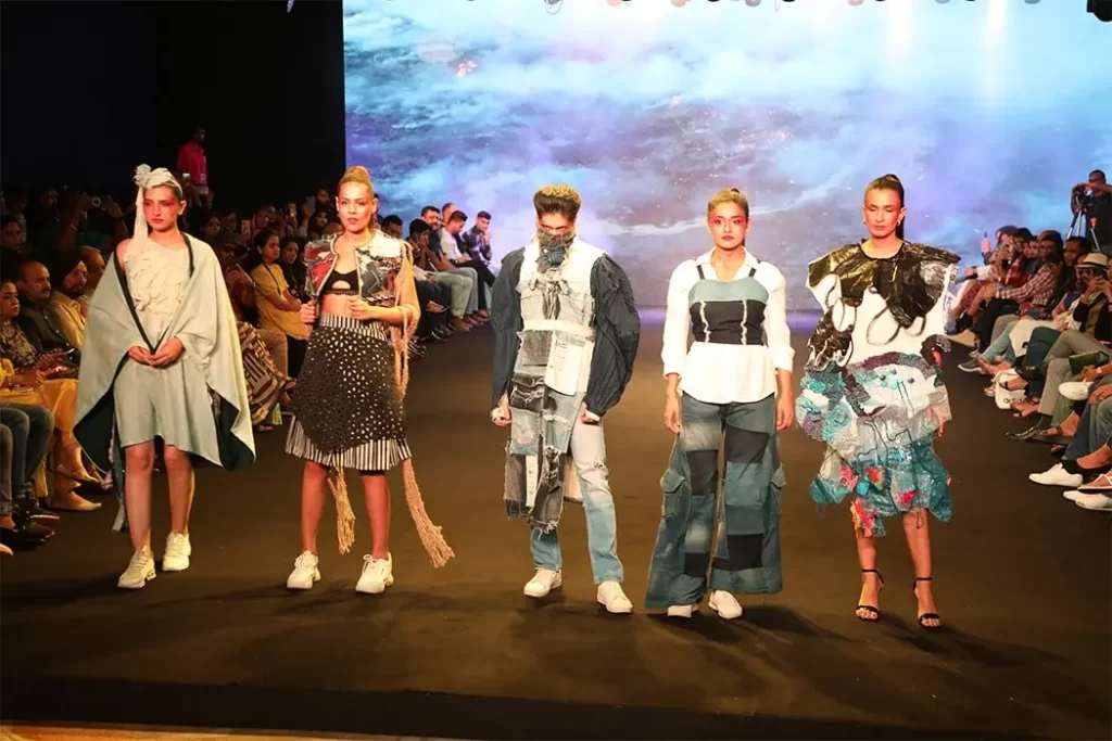 Fashion show by IADA's fashion students